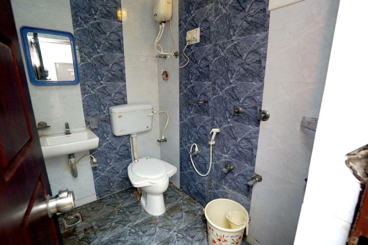 Hotel Royal Ahmedabad Buitenkant foto