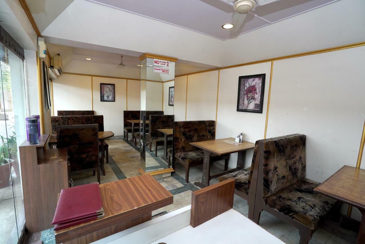 Hotel Royal Ahmedabad Buitenkant foto