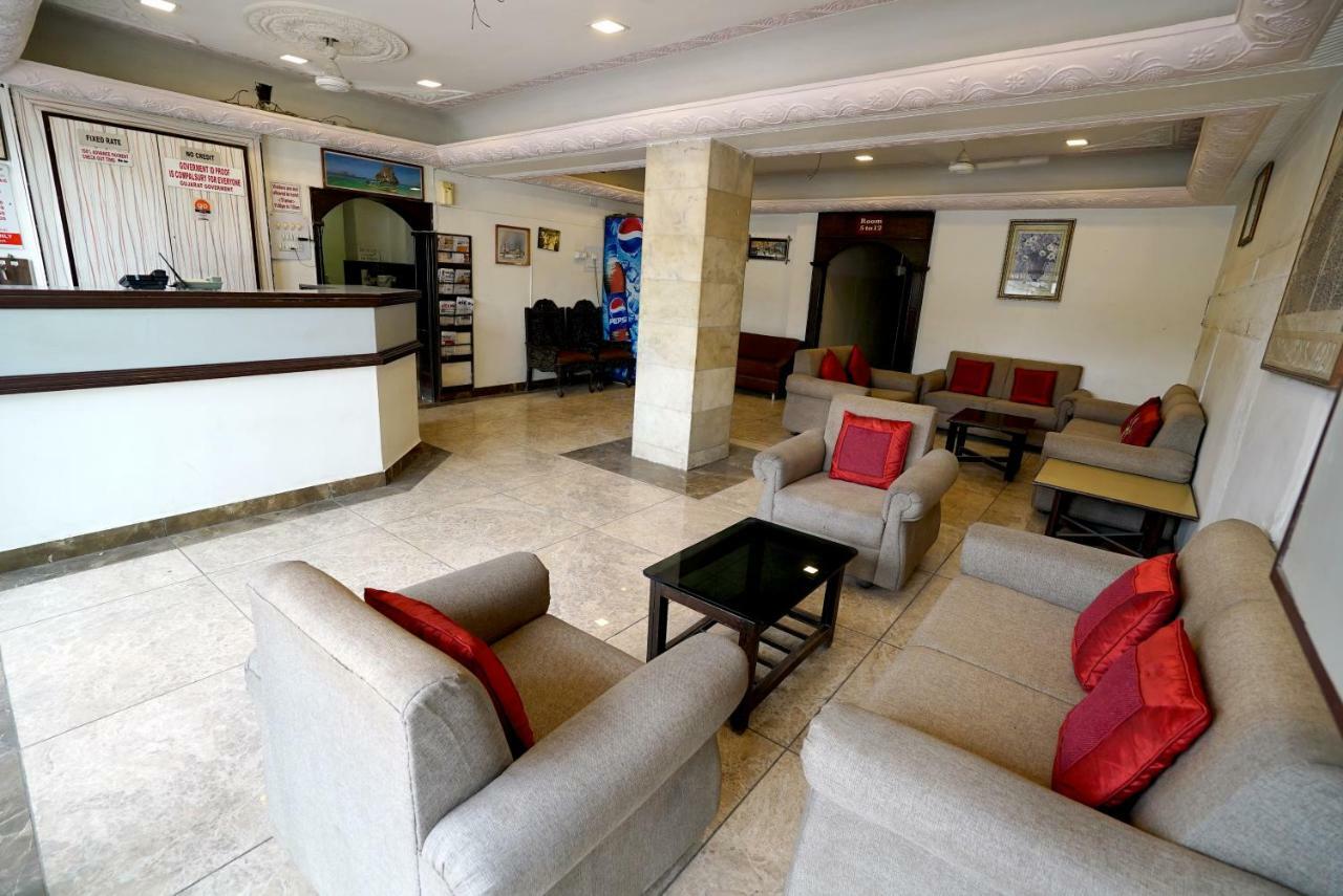 Hotel Royal Ahmedabad Buitenkant foto