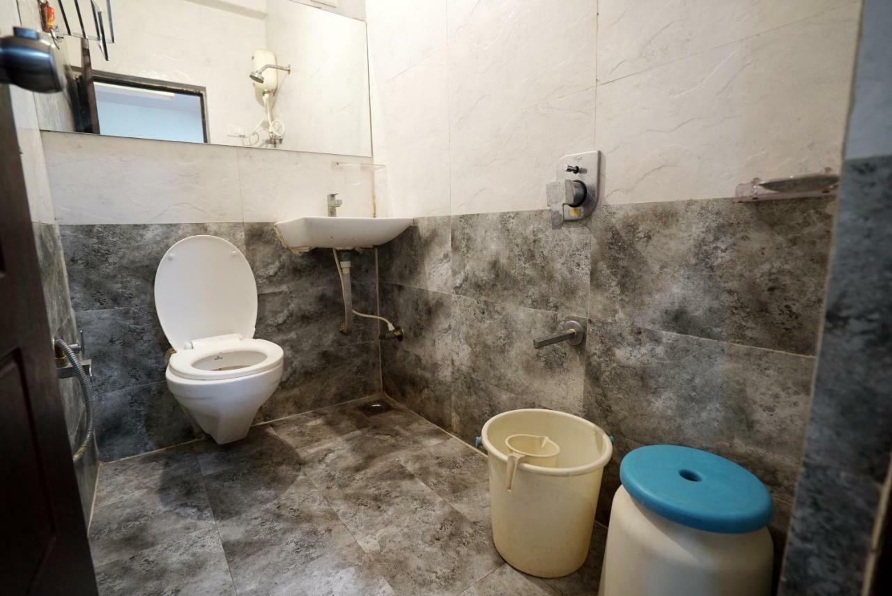 Hotel Royal Ahmedabad Buitenkant foto